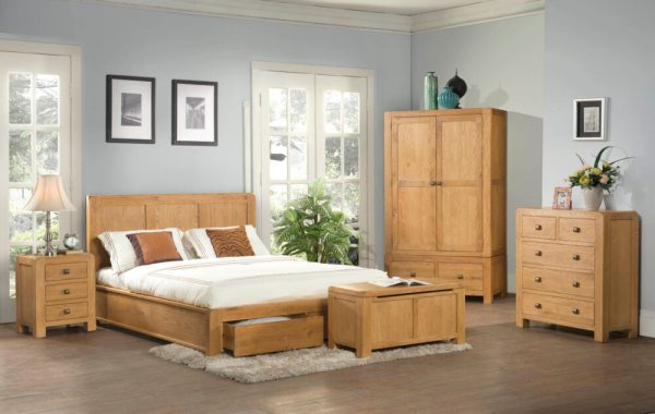 Ayr Oak Furniture 4ft6 Bed with 2 Storage Drawers